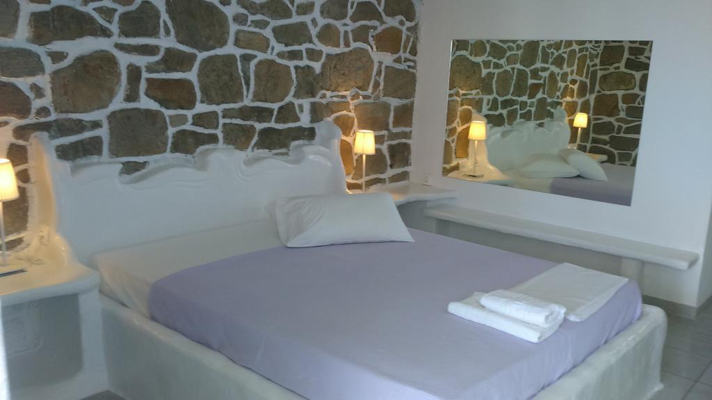 Hotel Adamas Екстериор снимка