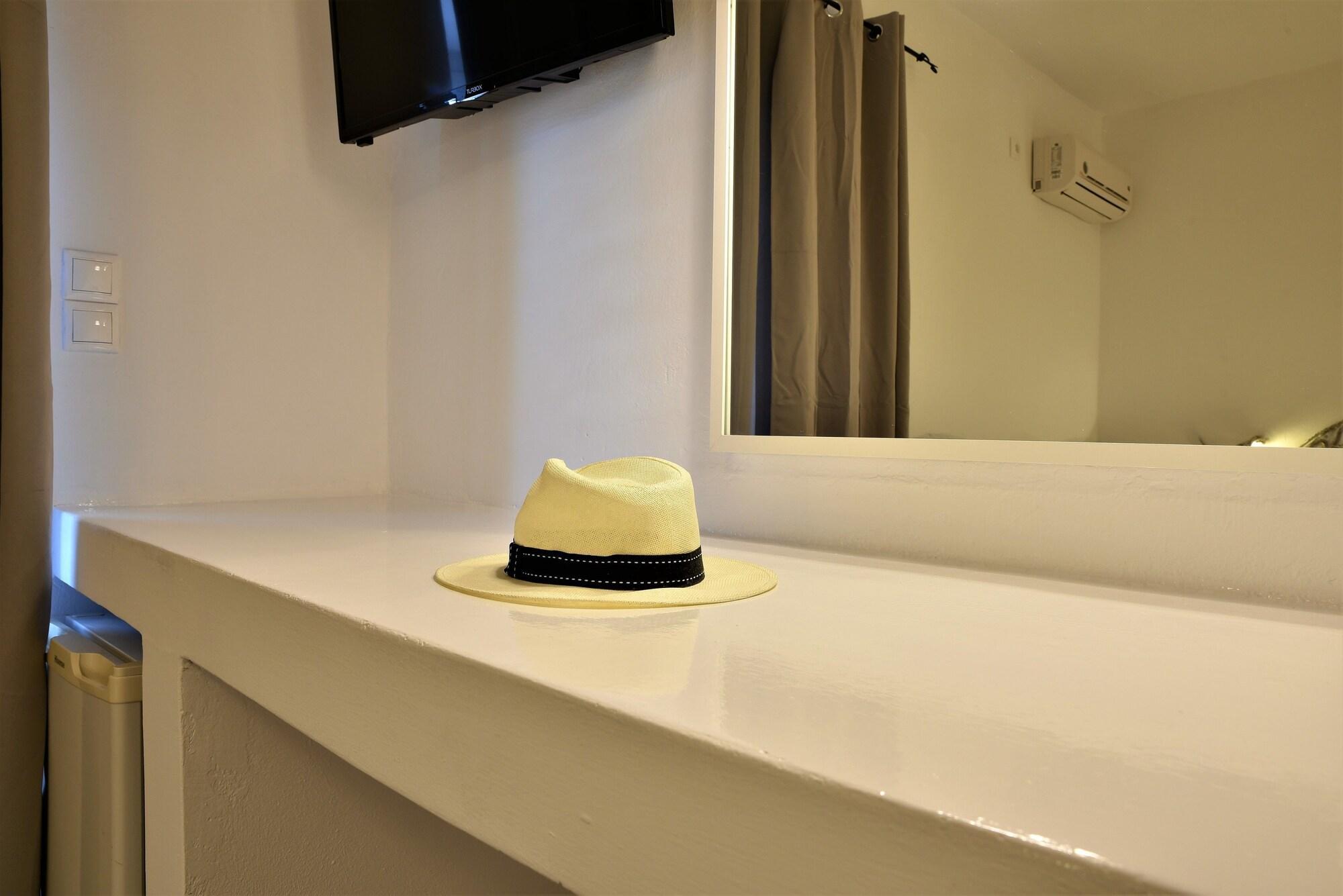 Hotel Adamas Екстериор снимка