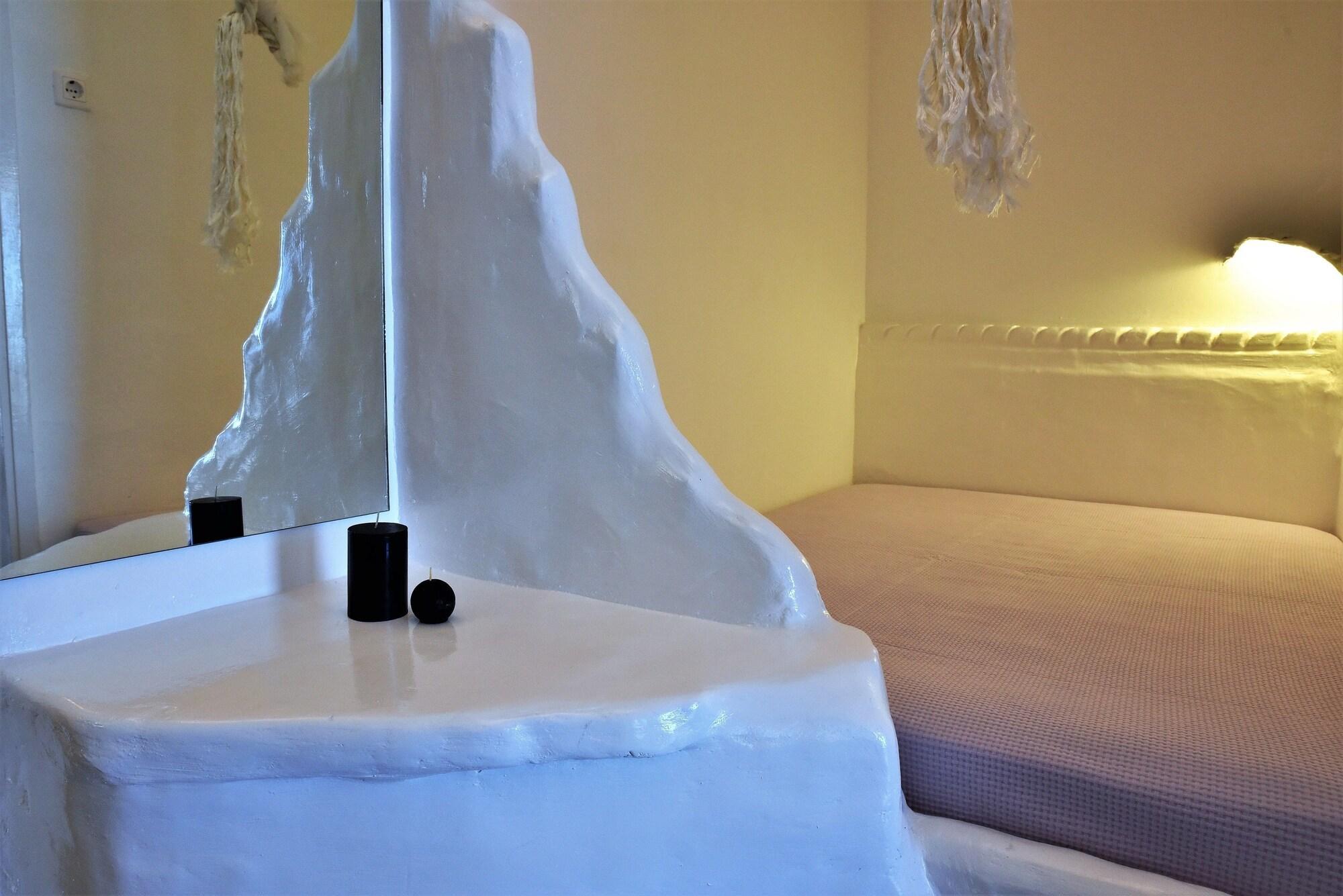 Hotel Adamas Екстериор снимка