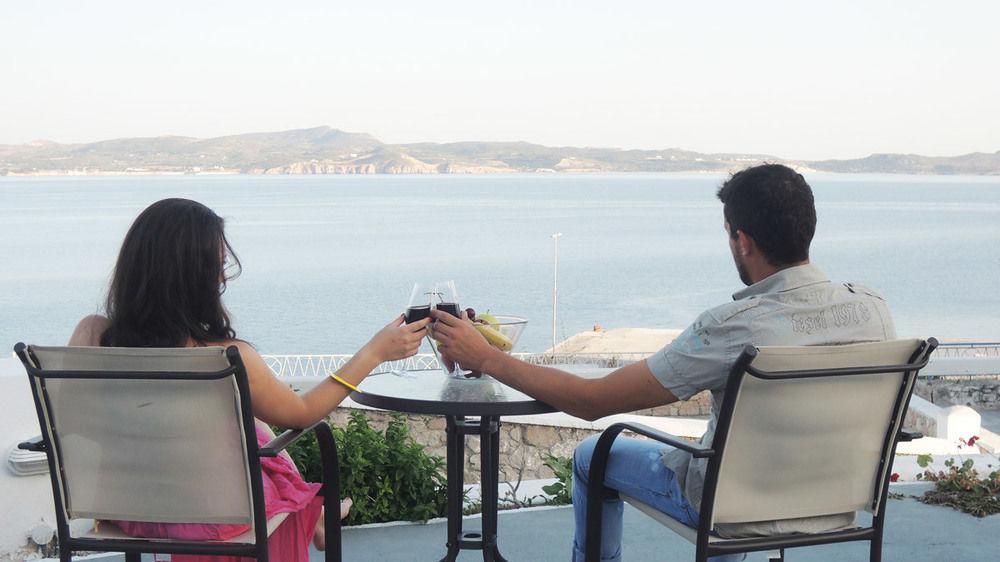 Hotel Adamas Екстериор снимка