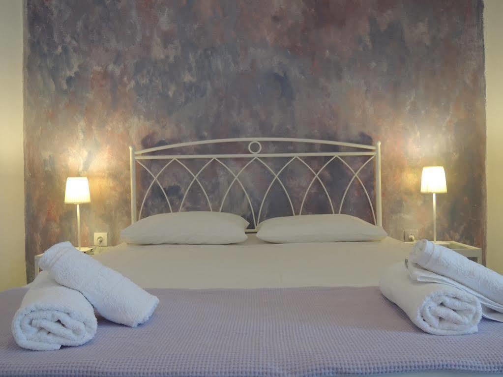 Hotel Adamas Екстериор снимка