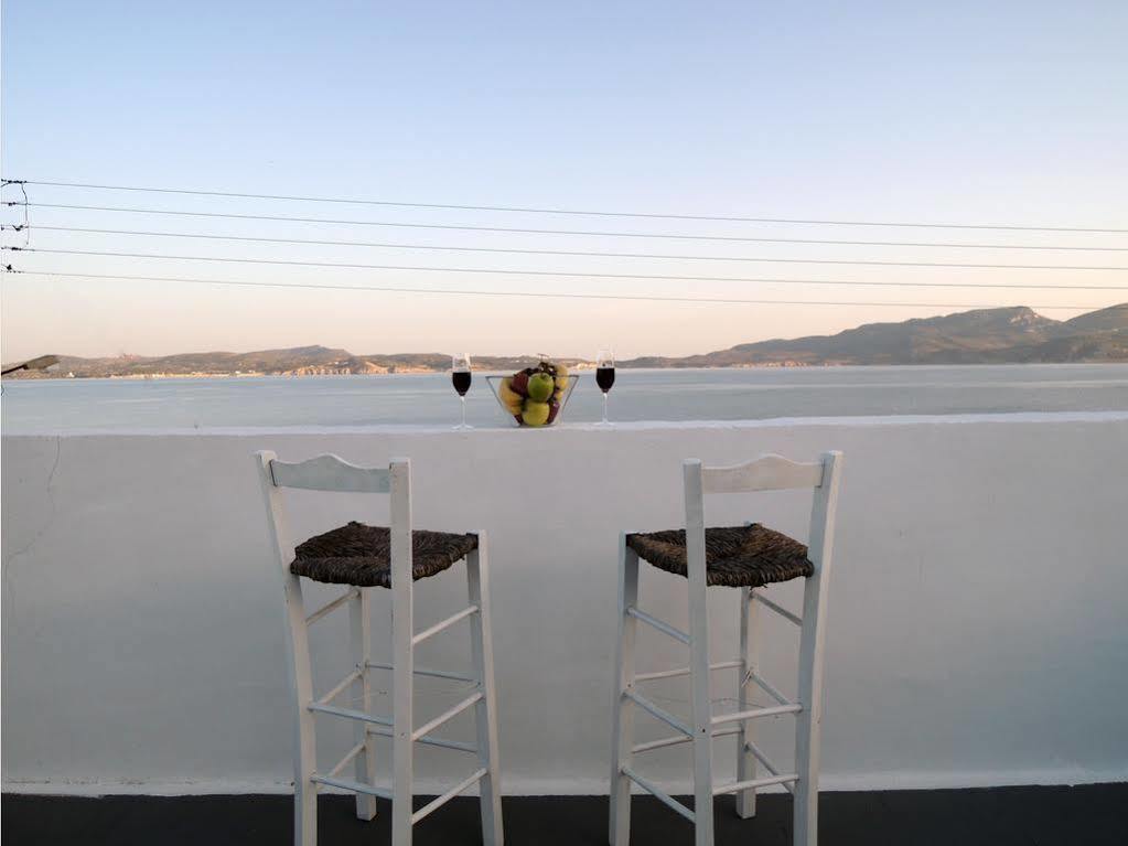 Hotel Adamas Екстериор снимка